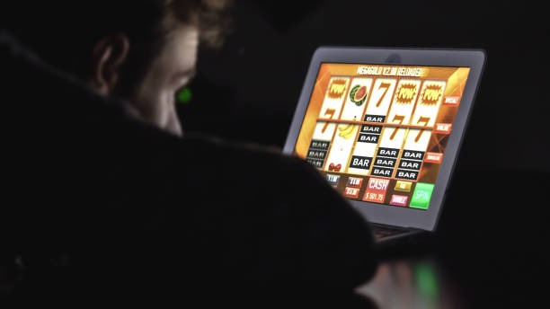 Live Shio Game draw broadcast on mobile phone screen with HD video feed